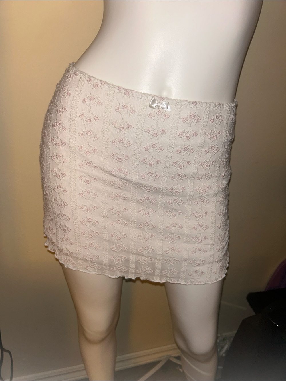 Women's Pink Floral Lace Mini Skirt
